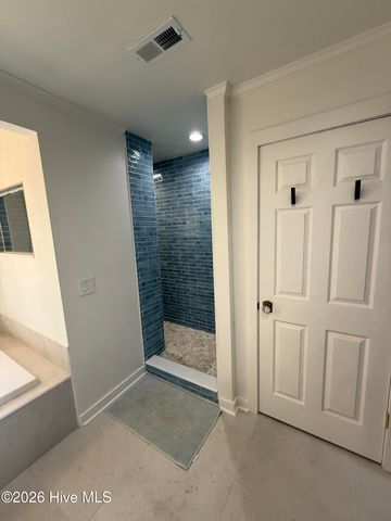 303 Oakmont Drive, Hampstead, NC 28443