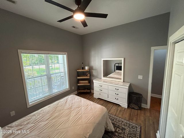 303 Oakmont Drive, Hampstead, NC 28443