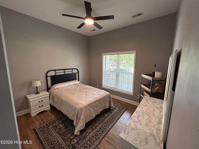 303 Oakmont Drive, Hampstead, NC 28443