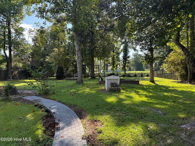 303 Oakmont Drive, Hampstead, NC 28443
