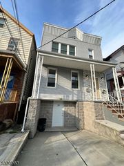 29 W 26Th St, Bayonne City, NJ 07002