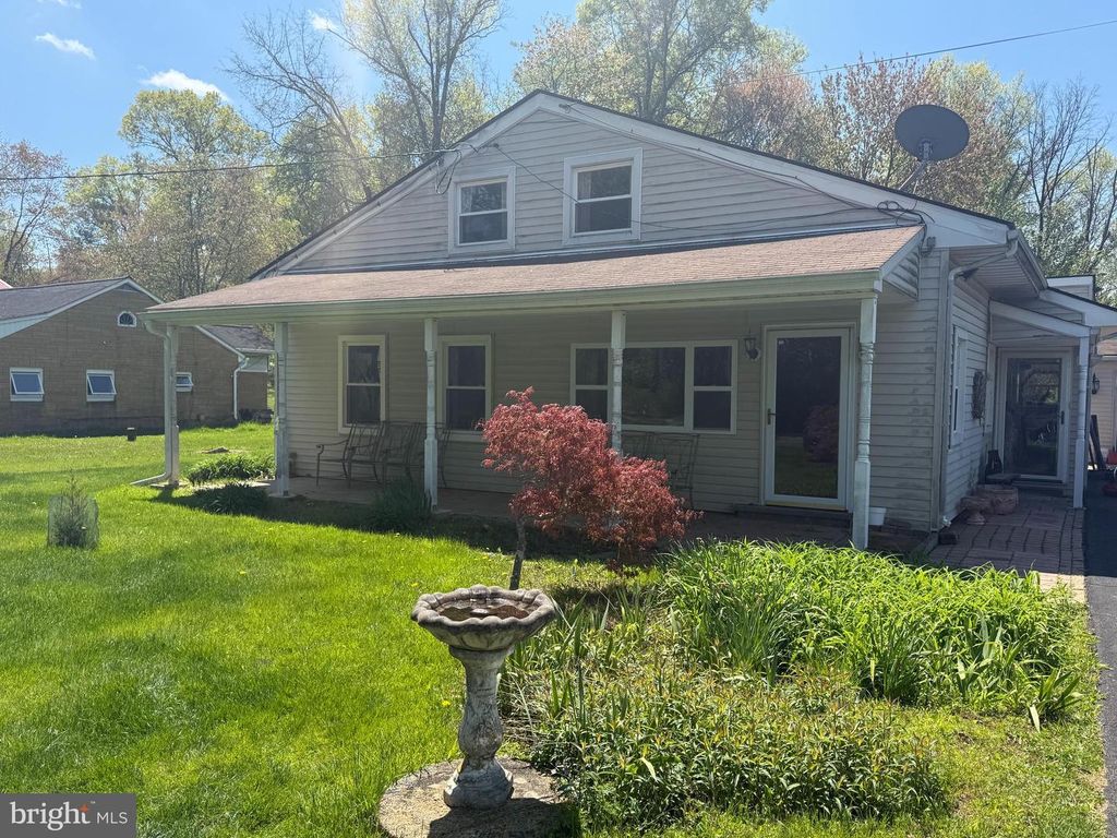 1696 CHESTNUT RIDGE RD, Upper Black Eddy, PA 18972