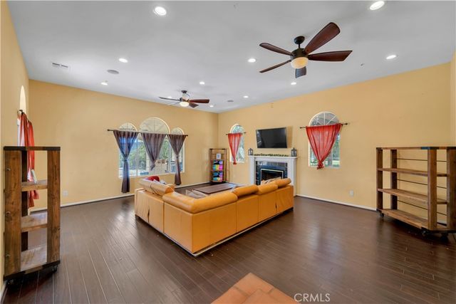 5731 Braeloch St, Acton, CA 93510