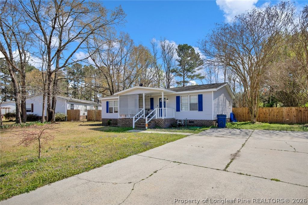 518 Inverary Drive, Raeford, NC 28376 — photo 2