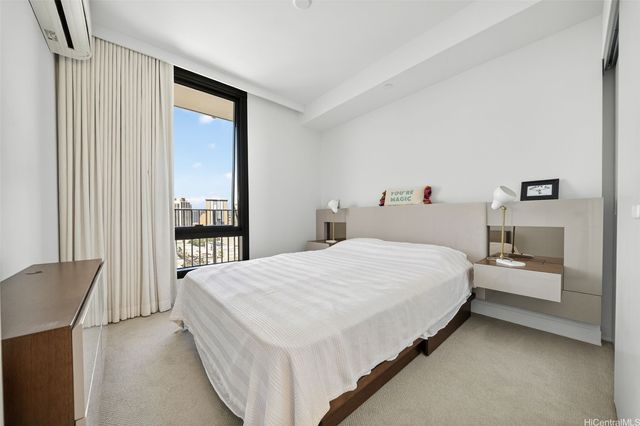 987 Queen Street 2303, Honolulu, HI 96814