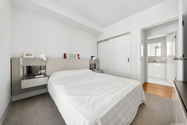 987 Queen Street 2303, Honolulu, HI 96814