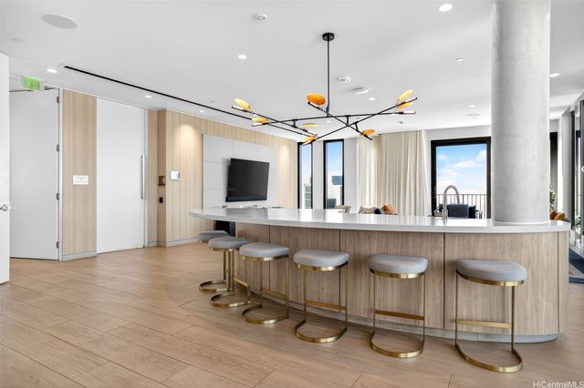 987 Queen Street 2303, Honolulu, HI 96814