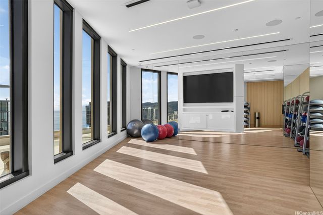 987 Queen Street 2303, Honolulu, HI 96814