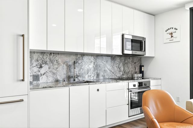 987 Queen Street 2303, Honolulu, HI 96814