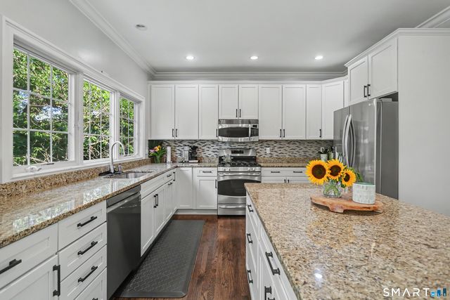 218 Stonehouse Road, Trumbull, CT 06611