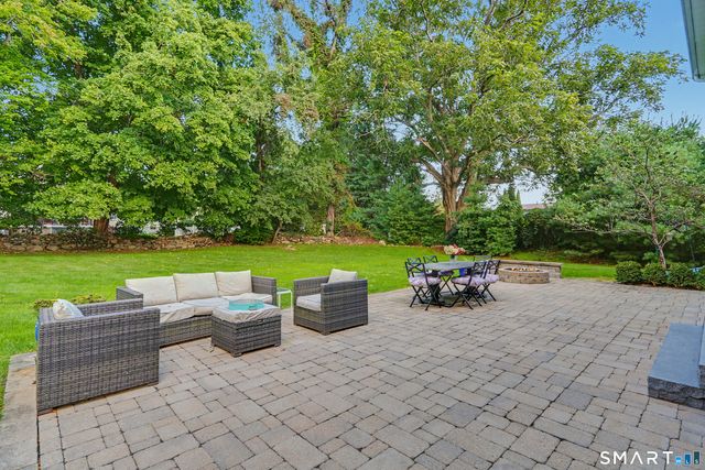 218 Stonehouse Road, Trumbull, CT 06611