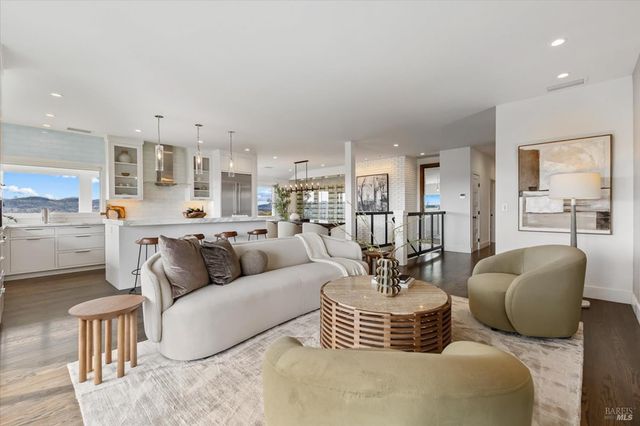 775 Benjamin Way, Healdsburg, CA 95448