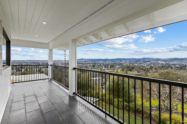 775 Benjamin Way, Healdsburg, CA 95448