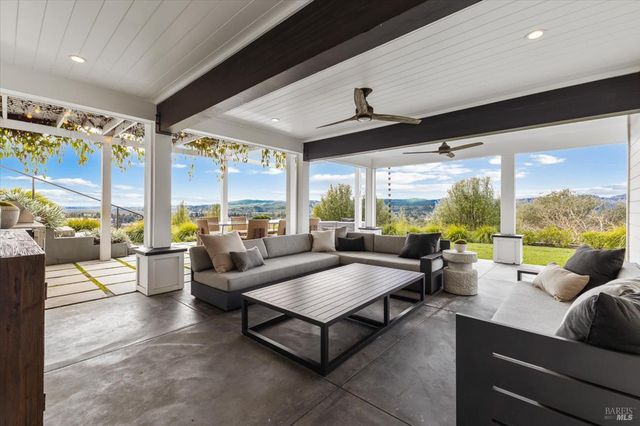 775 Benjamin Way, Healdsburg, CA 95448