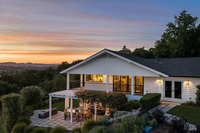 775 Benjamin Way, Healdsburg, CA 95448