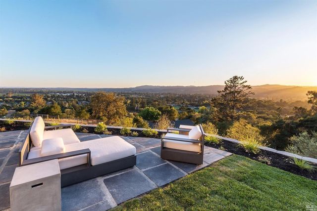 775 Benjamin Way, Healdsburg, CA 95448