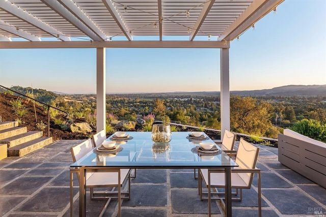 775 Benjamin Way, Healdsburg, CA 95448