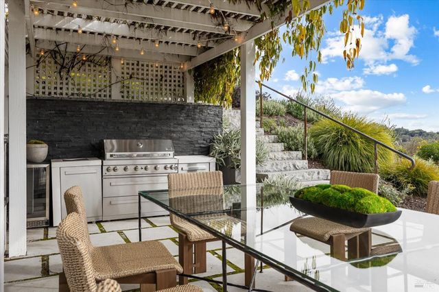 775 Benjamin Way, Healdsburg, CA 95448