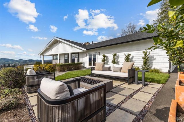 775 Benjamin Way, Healdsburg, CA 95448