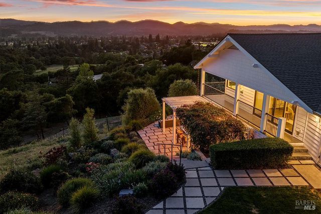 775 Benjamin Way, Healdsburg, CA 95448