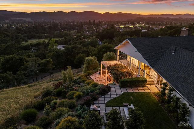 775 Benjamin Way, Healdsburg, CA 95448