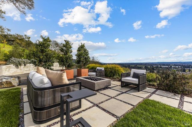 775 Benjamin Way, Healdsburg, CA 95448