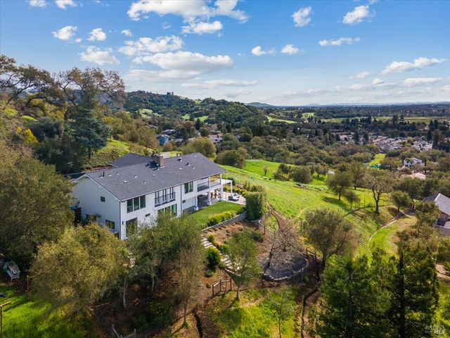 775 Benjamin Way, Healdsburg, CA 95448