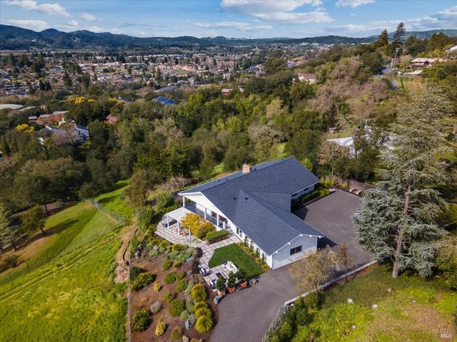 775 Benjamin Way, Healdsburg, CA 95448