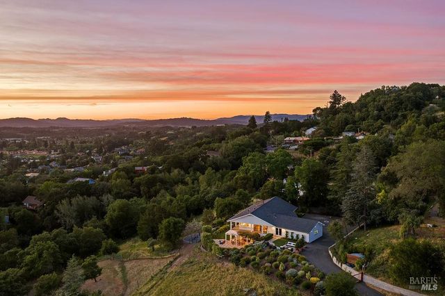 775 Benjamin Way, Healdsburg, CA 95448