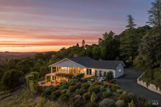 775 Benjamin Way, Healdsburg, CA 95448