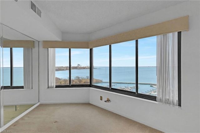 7505 River Rd Apt 12D, Newport News, VA 23607