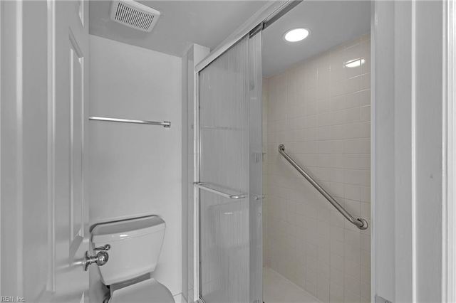 7505 River Rd Apt 12D, Newport News, VA 23607