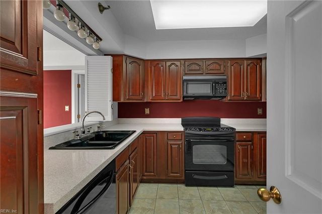 7505 River Rd Apt 12D, Newport News, VA 23607