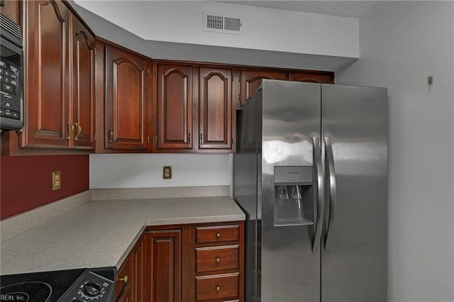 7505 River Rd Apt 12D, Newport News, VA 23607