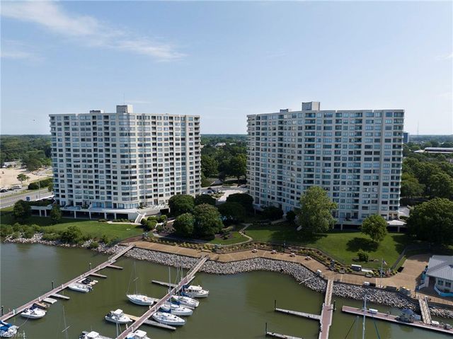 7505 River Rd Apt 12D, Newport News, VA 23607