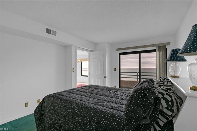 7505 River Rd Apt 12D, Newport News, VA 23607