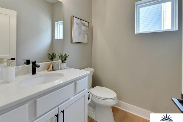 1915 Dahlman Rows Plaza, Omaha, NE 68108