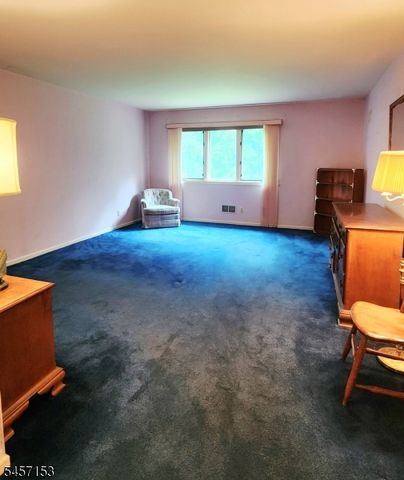 51 Peach Hill Ct, Ramsey Boro, NJ 07446