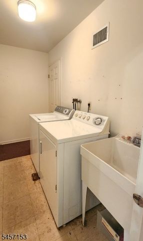 51 Peach Hill Ct, Ramsey Boro, NJ 07446