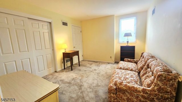 51 Peach Hill Ct, Ramsey Boro, NJ 07446