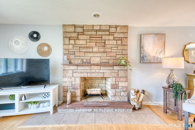 1 Gloria Heights, Portland, CT 06480