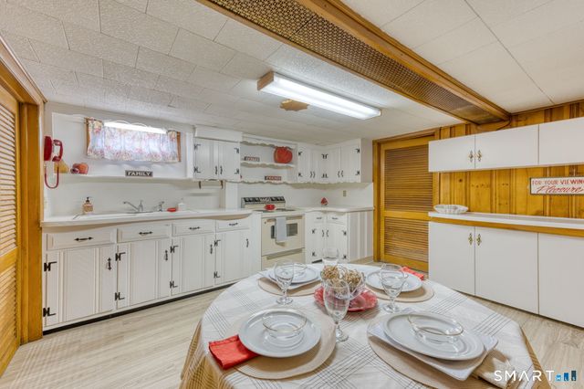 1 Gloria Heights, Portland, CT 06480