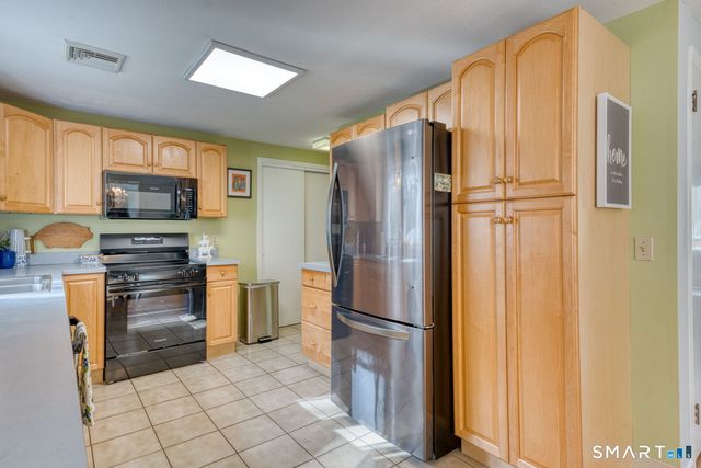 1 Gloria Heights, Portland, CT 06480