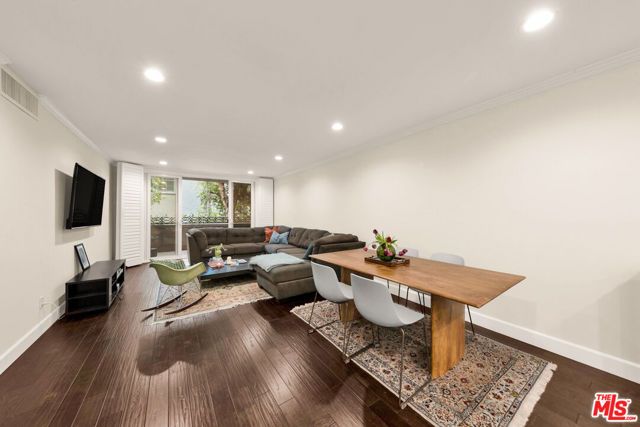 15248 Dickens Street 103, Sherman Oaks, CA 91403