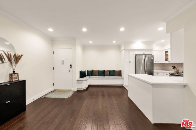 15248 Dickens Street 103, Sherman Oaks, CA 91403