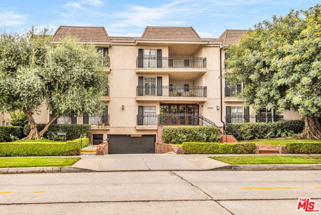 15248 Dickens Street 103, Sherman Oaks, CA 91403