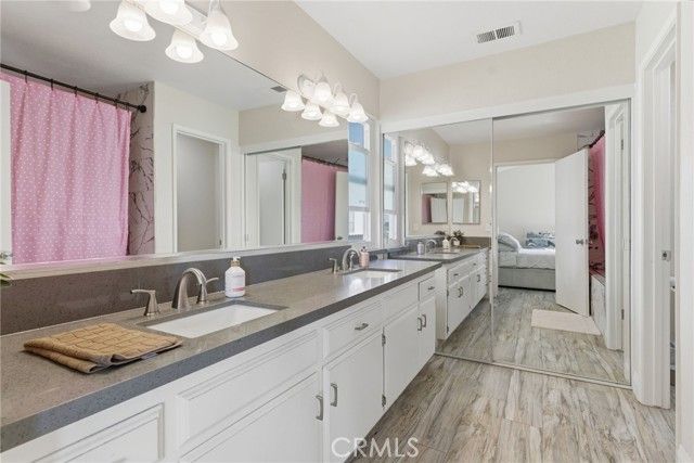 5717 Willowcrest Street, Bakersfield, CA 93313