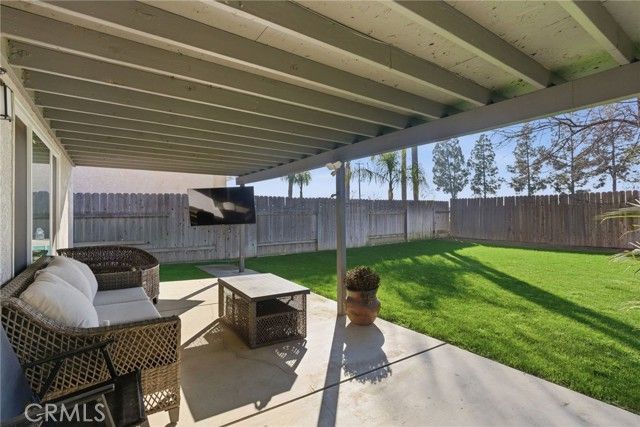 5717 Willowcrest Street, Bakersfield, CA 93313