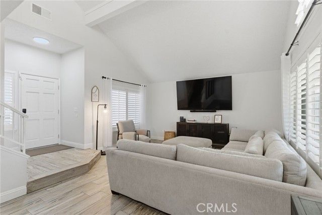 5717 Willowcrest Street, Bakersfield, CA 93313