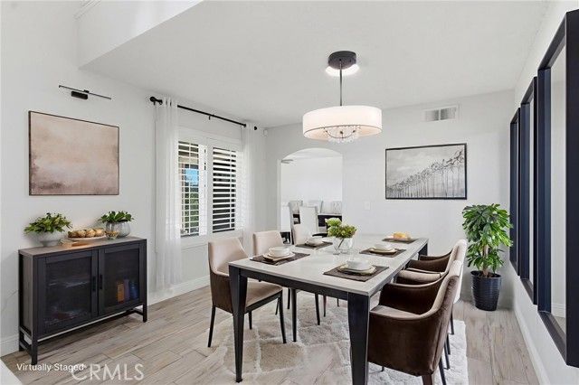 5717 Willowcrest Street, Bakersfield, CA 93313